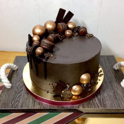 chocolate planate design cake