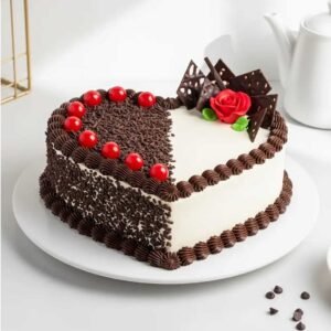 designer-rose-forest-cake