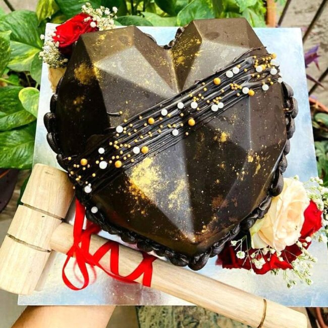 diamond-heart-pinata-cake Diamond heart pinata cake