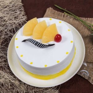 elegant-pineapple-party-cake