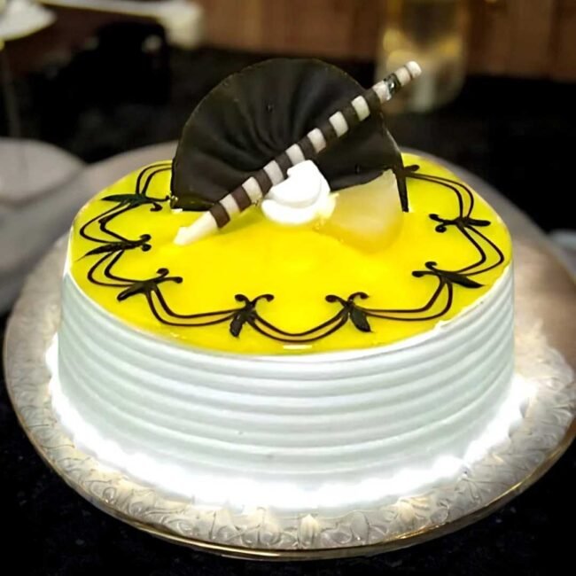 pineapple-cookie-designer-cake