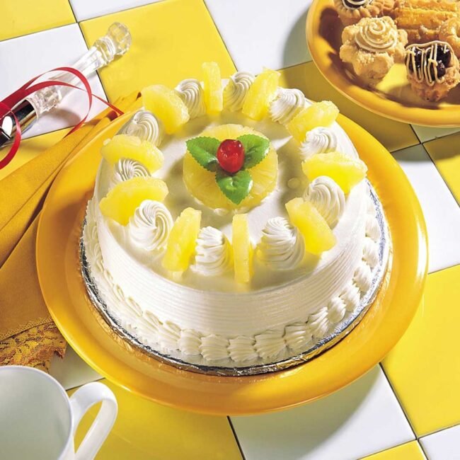 pineapple-slice-party-cake