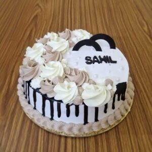 rich-buttercream-vanilla-cake