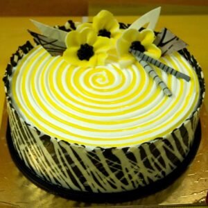 spiral-pineapple-drip-cake
