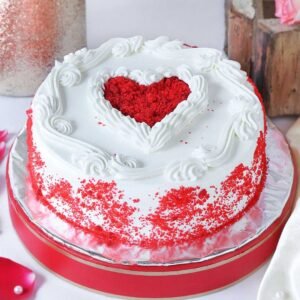 sweet-heart-velvet-cream-cake