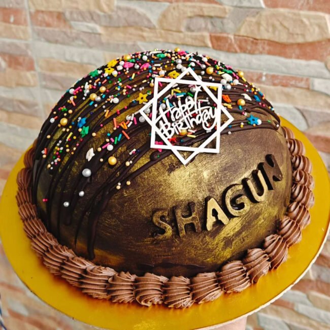 golden-dust-hammer-cake